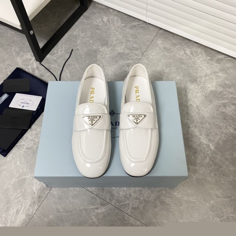 Pra*a leather shoes